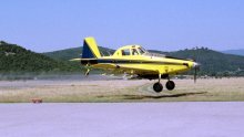 Na Braču se srušio air tractor, pilot preživio