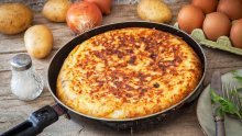 Onako kako to rade Španjolci: Omlet od krumpira za koji vam treba samo pet sastojaka