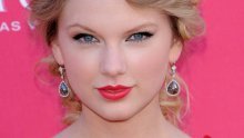 Mlada Taylor Swift opet ruši rekorde