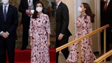 Lijepa kraljica ponovno reciklira: Ona je dokaz da se ovu haljinu uvijek isplati imati u ormaru
