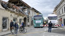 [VIDEO, FOTO] Ljutiti građevinari s Banovine bagerima i kamionima vozili kroz Sisak i Petrinju: Tvrde da im se ne daje da rade na rušenju i obnovi