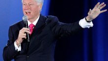 Hillary i Bill Clinton 2015. godine zaradili 10,6 milijuna dolara