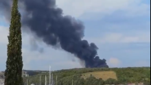 [FOTO/VIDEO] Gusti dim iznad Pule: Požar u Marini Veruda prošao bez žrtava i veće materijalne štete