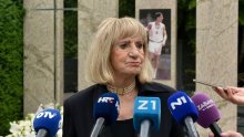 Biserka Petrović s puno emocija o posebnom poklonu koji je stigao u Draženov muzej; Dino Rađa sjetio se zadnje njihove svađe: Poručio mi je preko Stojka...