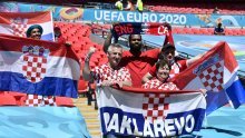 [VIDEO/FOTO] Hrvatski navijači već su stigli na Wembley; pogledajte atmosferu na tribinama uoči utakmice Engleske i Hrvatske