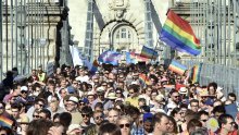 Tisuće Mađara prosvjeduju protiv zabrane LGBT tema u školama