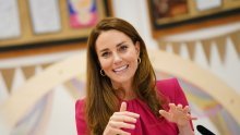 Kate Middleton ponovno nosi jako povoljan modni detalj: Naušnice od 100 kuna rasprodane su u rekordnom roku, no sada su ponovno dostupne