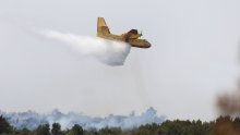 [FOTO/VIDEO] Gori u zaleđu Vodica, na terenu 40 vatrogasaca