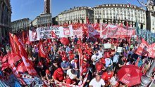 [FOTO] Tisuće prosvjednika u Italiji traže da se ne ukida zabrana davanja otkaza