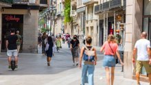 U Španjolskoj nakon više od godinu dana ukinuto nošenje maski na otvorenom