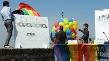 Tisuće se spremaju na 'razbijanje gay parade!'