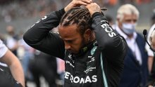 Lewis Hamilton, bez obzira na novi milijunski ugovor, sve teže podnosi situaciju u kojoj se nalazi: Ovo je frustrirajuće...