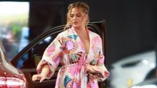 Chrissy Teigen ima savršenu haljinu: Ovo je ljetna modna kombinacija koju ove sezone svi žele u ormaru