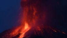 Etna erumpirala na Siciliji, zatvoren aerodrom u Cataniji