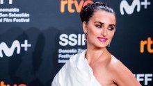 Za nju vrijeme kao da je stalo: Penelope Cruz s obitelji uživala u ljetnim radostima na plaži