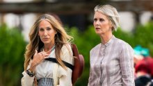 Junakinje 'Seksa i grada' ponovno na okupu: Sarah Jessica Parker i Cynthia Nixon iznenadile novim imidžom u znaku sijedih