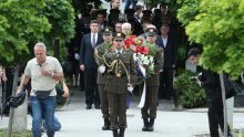 Gov't delegation lays wreaths to honor Homeland War soldiers ahead of EU entry