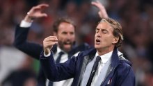 Roberto Mancini nije mogao suspregnuti suze nakon osvajanja naslova prvaka Europe, a poslao je i poruku svima koji navijaju za Italiju