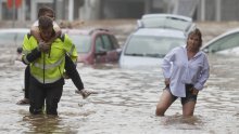 Broj mrtvih u Belgiji porastao na 23, ljudi i dalje na krovovima