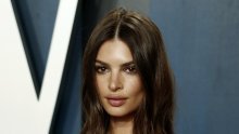 Emily Ratajkowski napali zbog načina na koji se ponaša sa svojim djetetom, ona im odbrusila: 'Sramite se svi'