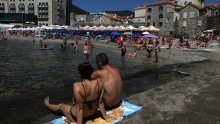 Crna Gora zatvorila noćne klubove, od kolovoza samo cijepljeni mogu u kafiće