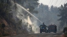 Vatra prijeti turističkim mjestima u Turskoj, evakuiraju se turisti