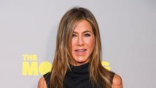 Modna kombinacija Jennifer Aniston zapalila društvene mreže, a onda se glumica našalila na vlastiti račun