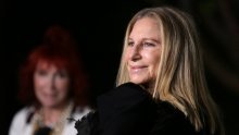 Barbra Streisand progovorila o iskustvu s marihuanom: 'Učinila sam to samo jednom, i to na pozornici'