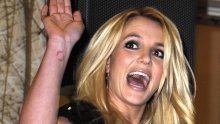 Pobjedu na sudu Britney Spears proslavila bijegom na rajski otok i obožavatelje 'počastila' golim fotografijama