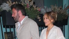 Kakav par: Jennifer Lopez i Ben Affleck uhvaćeni u romantičnom izlasku, a ona opet ima savršenu ljetnu kombinaciju