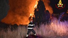 [FOTO/VIDEO] Požari i dalje gore na Siciliji i u Kalabriji, Grčkoj pomogla kiša