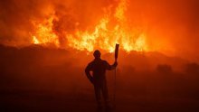 [FOTO] Evakuirano 1000 ljudi zbog požara u Španjolskoj, u Grčkoj gori kod Atene