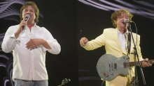 [FOTO] Članovi Bijelog dugmeta posvađali se na pozornici, Tifa napustio binu zbog Alena: 'Što će on meni upadati u pjesmu'