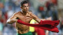 Čudesni Cristiano Ronaldo u zadnjim sekundama slomio Irsku; Bosna i Hercegovina šokirala Francusku