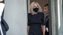 Brigitte Macron ponovno briljira: Prva dama Francuske ima bezvremensku malu crnu haljinu koja nikad ne izlazi iz mode