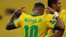 Neymar gura Brazil prema Kataru, ali suočen je sa žestokim kritikama; nakon utakmice ljutito je podigao dres kako bi svima pokazao ono što ih muči