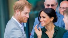 Meghan Markle osvanula u skupocjenom stajlingu: Hlače i dolčevitu od 20.000 začinila je nakitom vrijednim gotovo 2.5 milijuna kuna