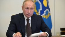 Putin poziva Ruse prije izbora na domoljublje, njegovi glavni protivnici ne smiju sudjelovati u izborima