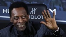 Pele izašao iz bolnice nakon operacije tumora; brazilska legenda poslala poruku navijačima i otkrila kako je prošla borba sa zloćudnom bolešću