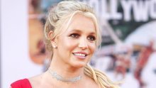 [FOTO/VIDEO] Ukinuto skrbništvo oca Britney Spears: Rasplakala se kad je čula odluku suda