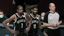 Zakazan sastanak u klubu koji napada titulu prvaka NBA-a, a razlog je Irving koji se ne želi cijepiti; stižu Durant i Harden, a sada je poznat i njihov stav