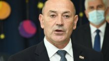 Medved: Situacija oko napetosti u državnom vrhu će se rasplesti poštovanjem zakona