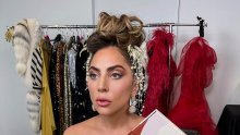 Lady Gaga ponovno privlači pozornost: Ovaj netipičan modni dodatak uspio je zasjeniti njezino glamurozno izdanje