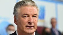 Velika tragedija na filmskom setu: Alec Baldwin pucao iz rekvizita, poginula direktorica fotografije, a redatelj ranjen