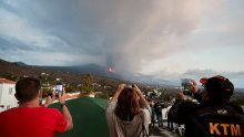 Na La Palmi i dalje šiklja lava, a jutros je bio i jak potres, no ovog vikenda stiže barem 10.000 turista