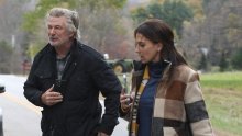 Shrvani Alec Baldwin pred kamerama progovorio o smrti snimateljice