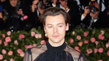 Ovakvog ga još nismo vidjeli: Harry Styles osvanuo u haljini, a njegove cipele izazvale su posebnu pozornost