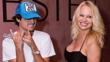 [FOTO] Pamela Anderson i Tommy Lee ponovno zajedno, no ovog puta na predstavljanju novog modnog branda njihovog zajedničkog sina