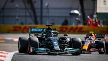 Nervoza u Mercedesu raste; razočarani Lewis Hamilton verbalno napao momčadskog kolegu zbog onoga što je napravio na startu utrke