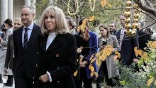 Nepogrešiva modna formula: Brigitte Macron ponovno briljira u bezvremenskim komadima